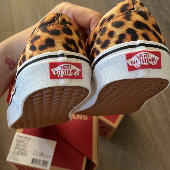 Classic Slip-On Vans in Leopard 🐆 NEW - Picture 17 of 17